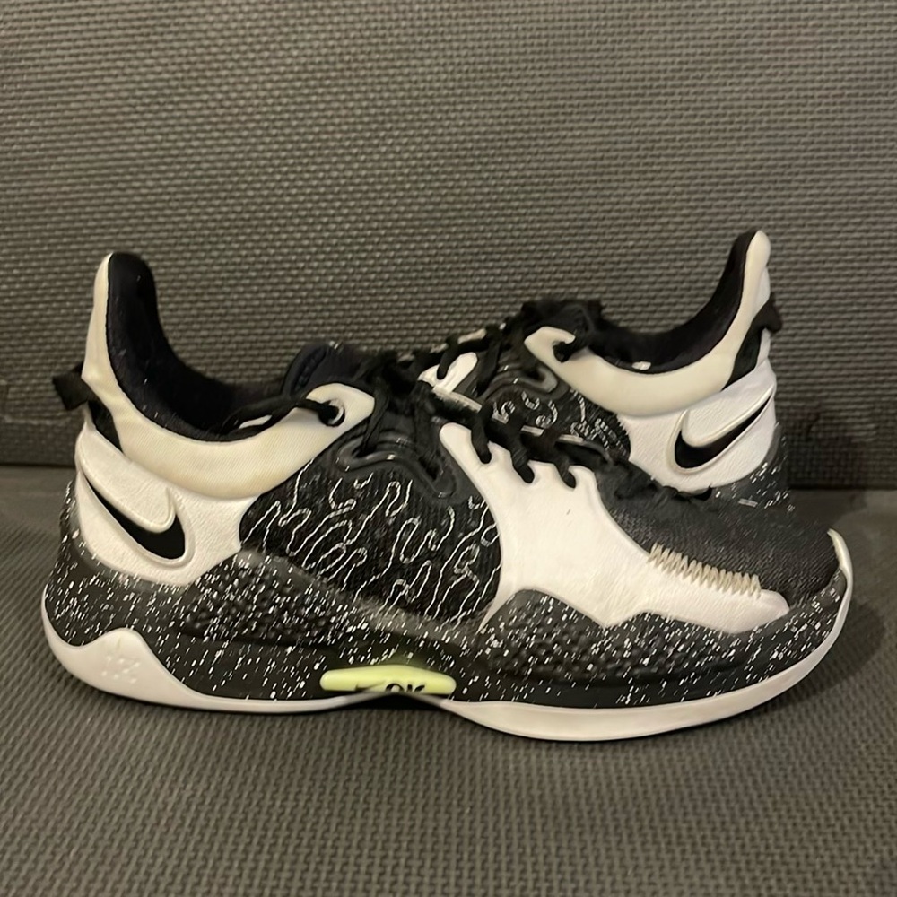 Nike PG 5 black white